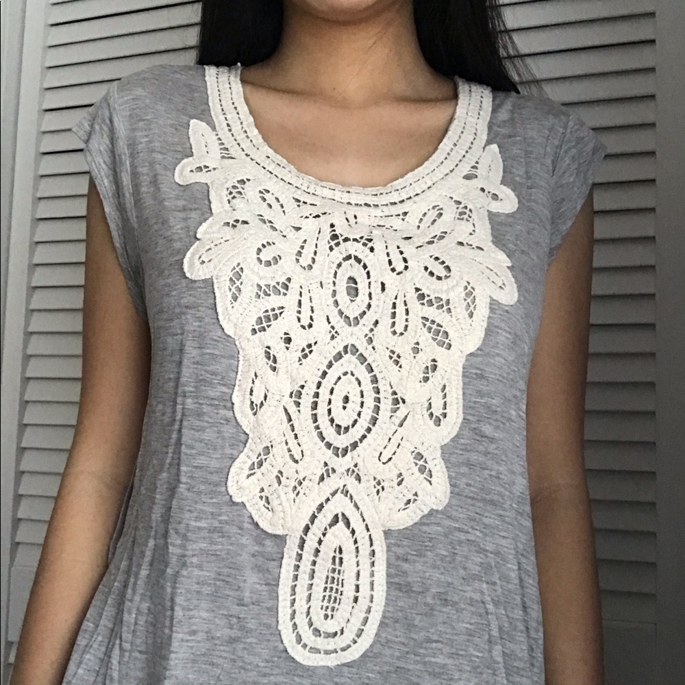 Red Camel Lace sleeveless shirt